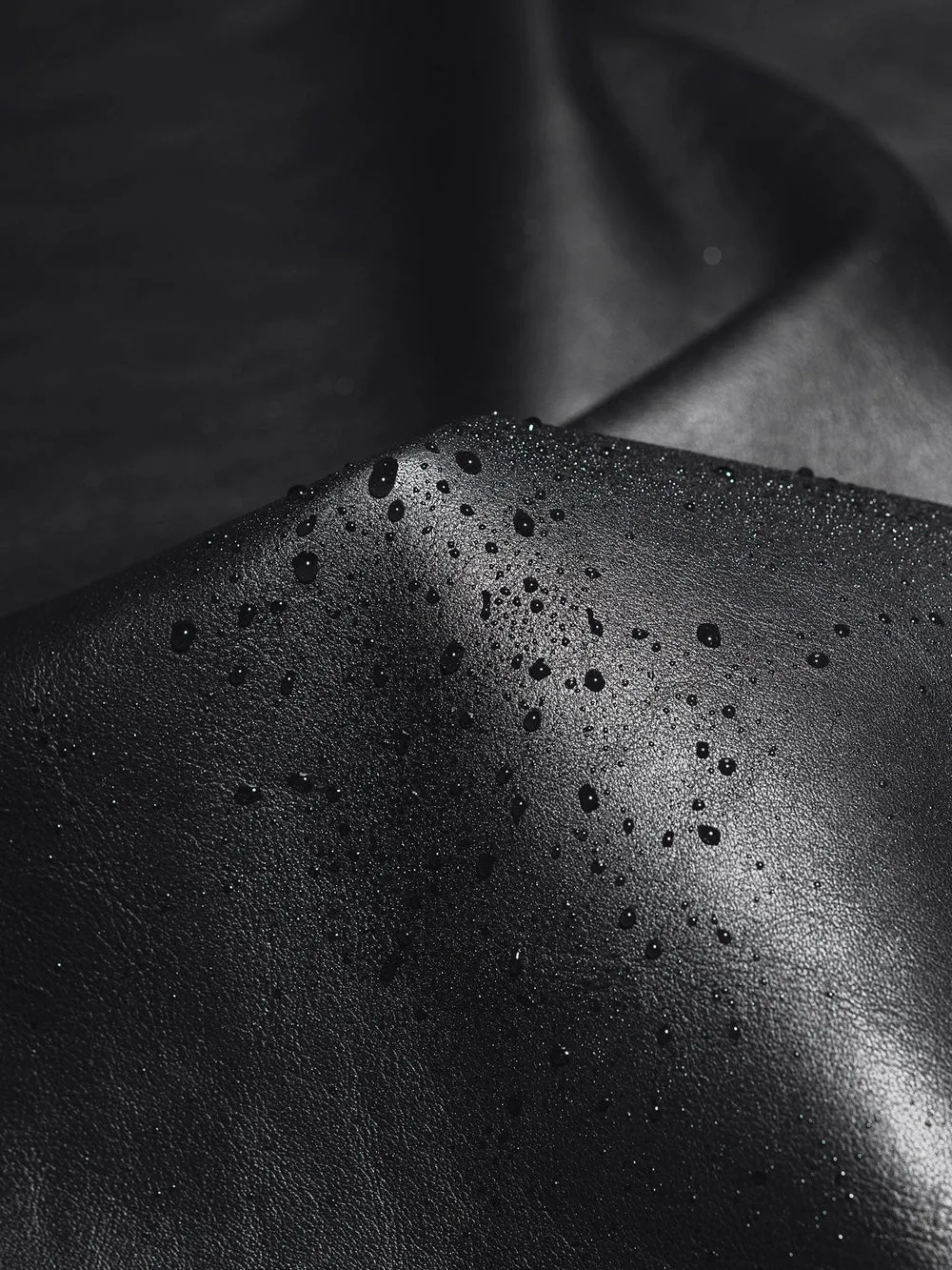 Ame Waterproof Smart Briefcase