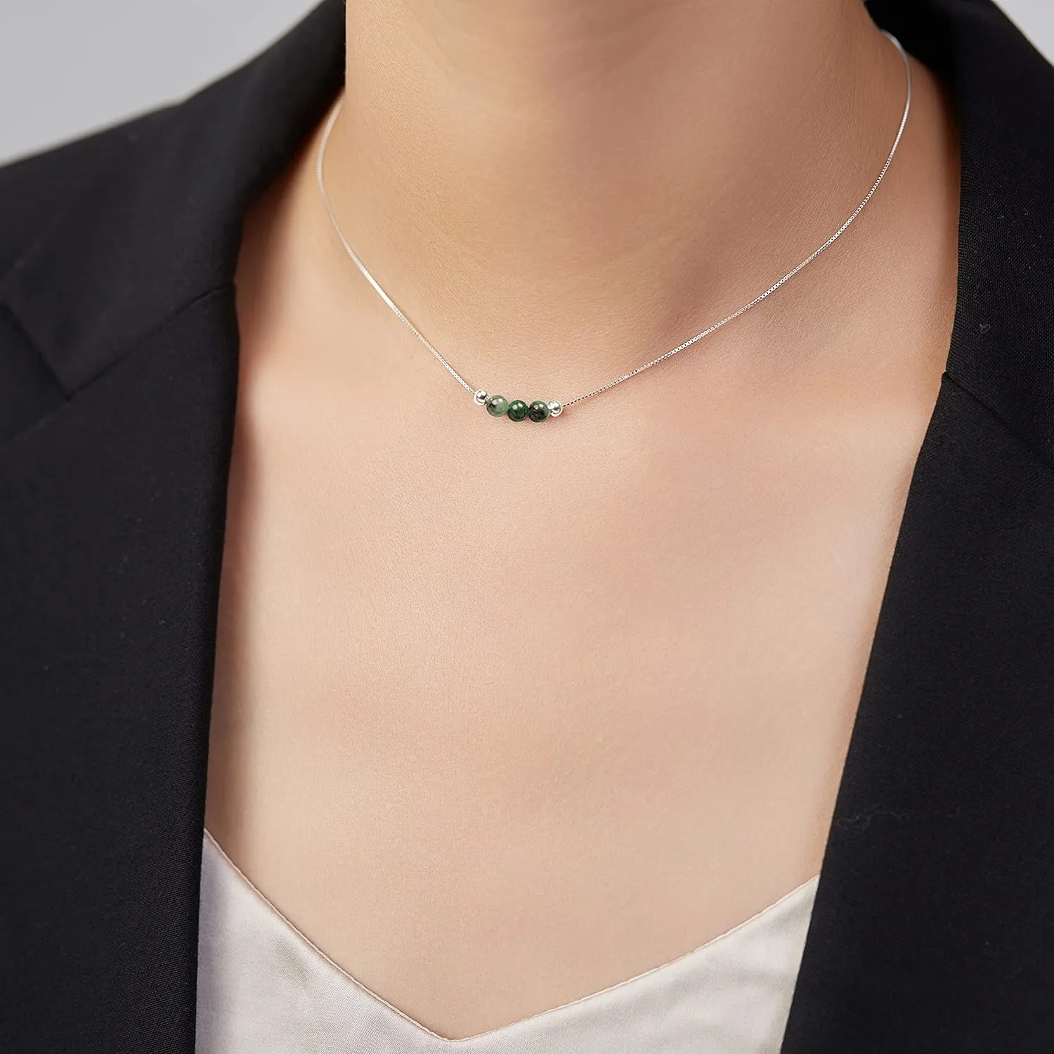 Dainty Real Green Emerald Crystal Choker Necklace 925 Sterling Silver and Healing Chakra Crystal Stone May Birthstone Handmade Necklace Choker Jewelry Gift for Women Young Lady
