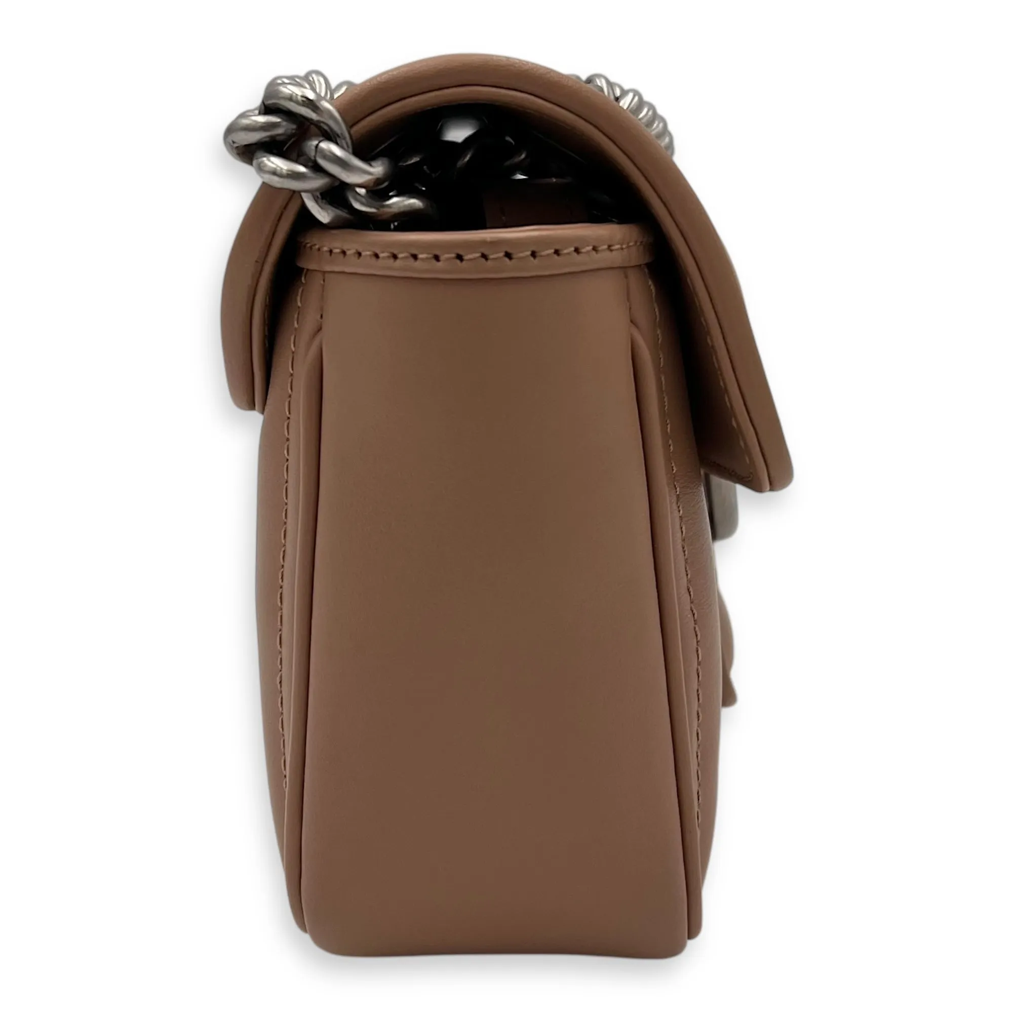 GG Marmont Mini Beige Crossbody Bag in Calfskin, Silver hardware