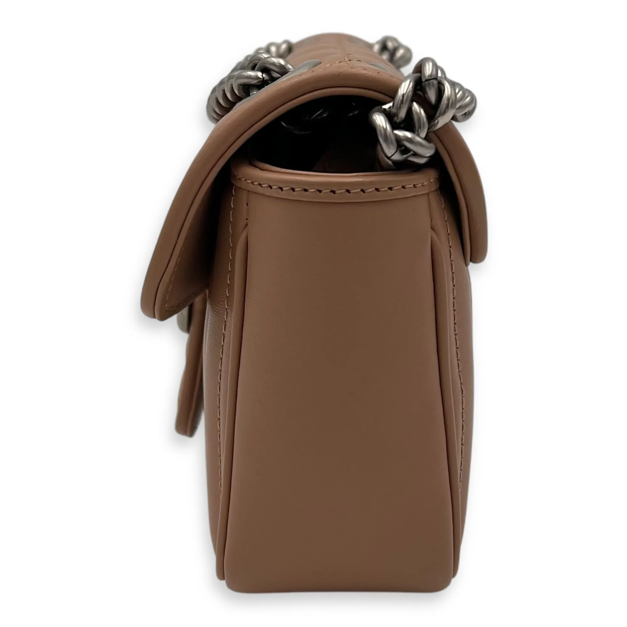 GG Marmont Mini Beige Crossbody Bag in Calfskin, Silver hardware