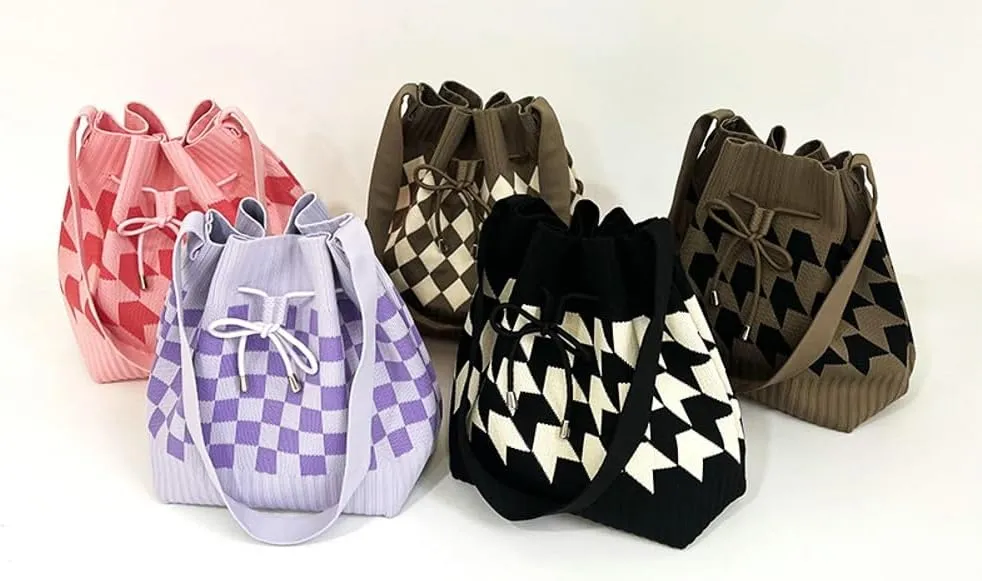 Knit Bucket Bag Women 2025 Trendy Spring Crochet Knitted Drawstring Shoulder Bags Crossbody Purse Geometric Pattern