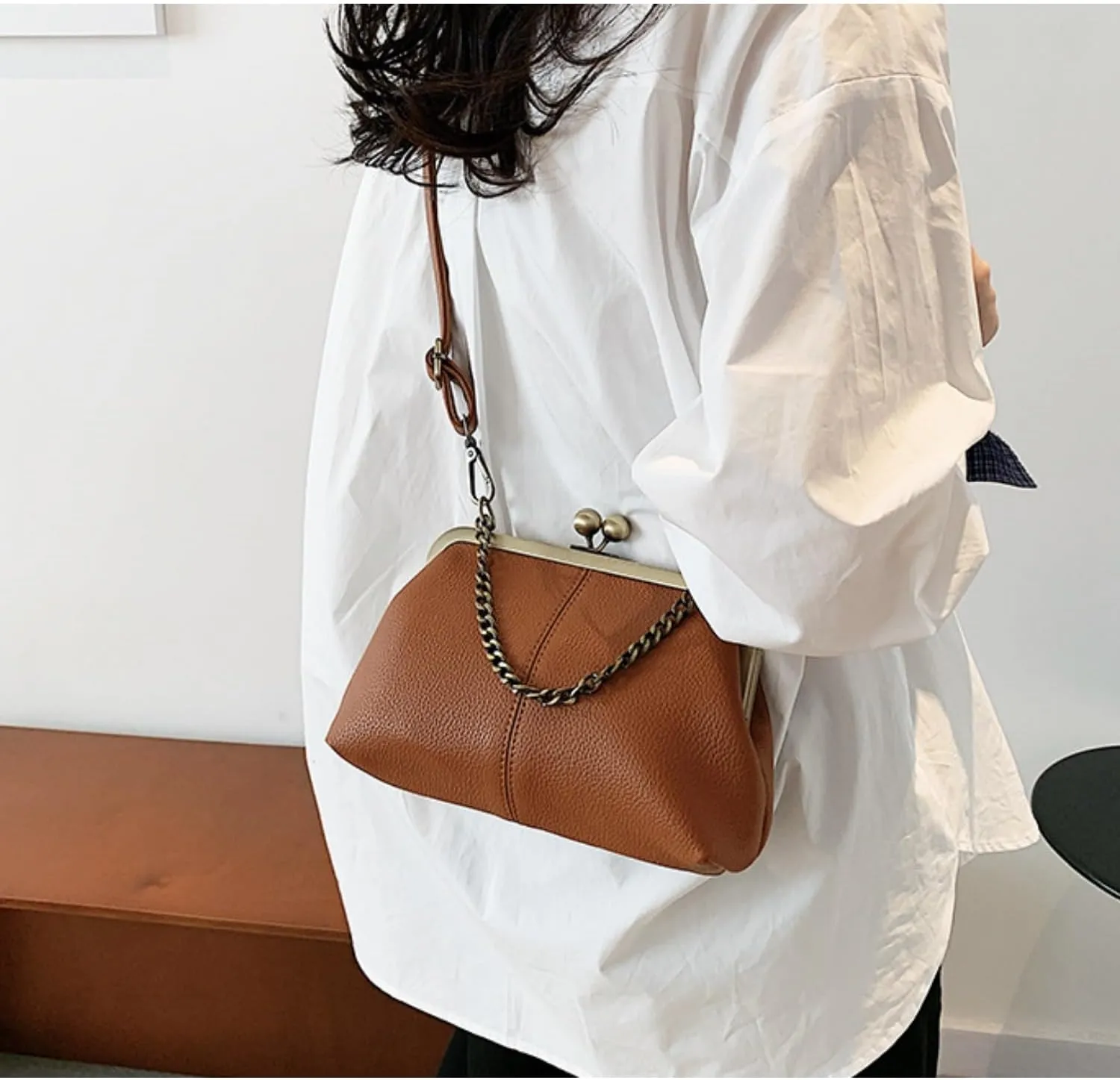 Leather Bag for Women Kiss-lock Closure Metal Frame Vagen Leather Cross-Body Handbag Purse Metal Chain Evening Party Bag