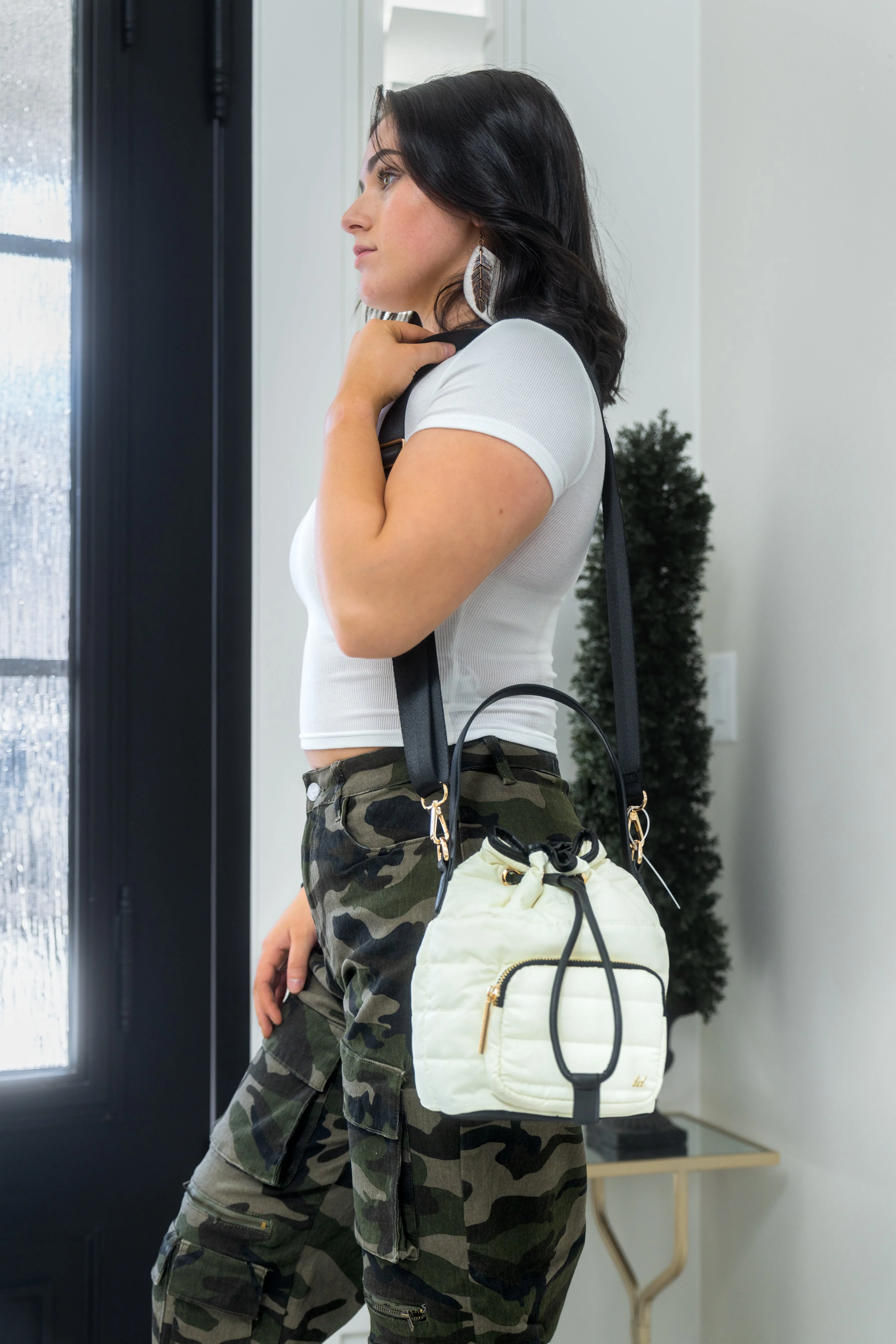 Lucky Puffer Mini Gift Bucket Crossbody Bag Like Dreams (White)