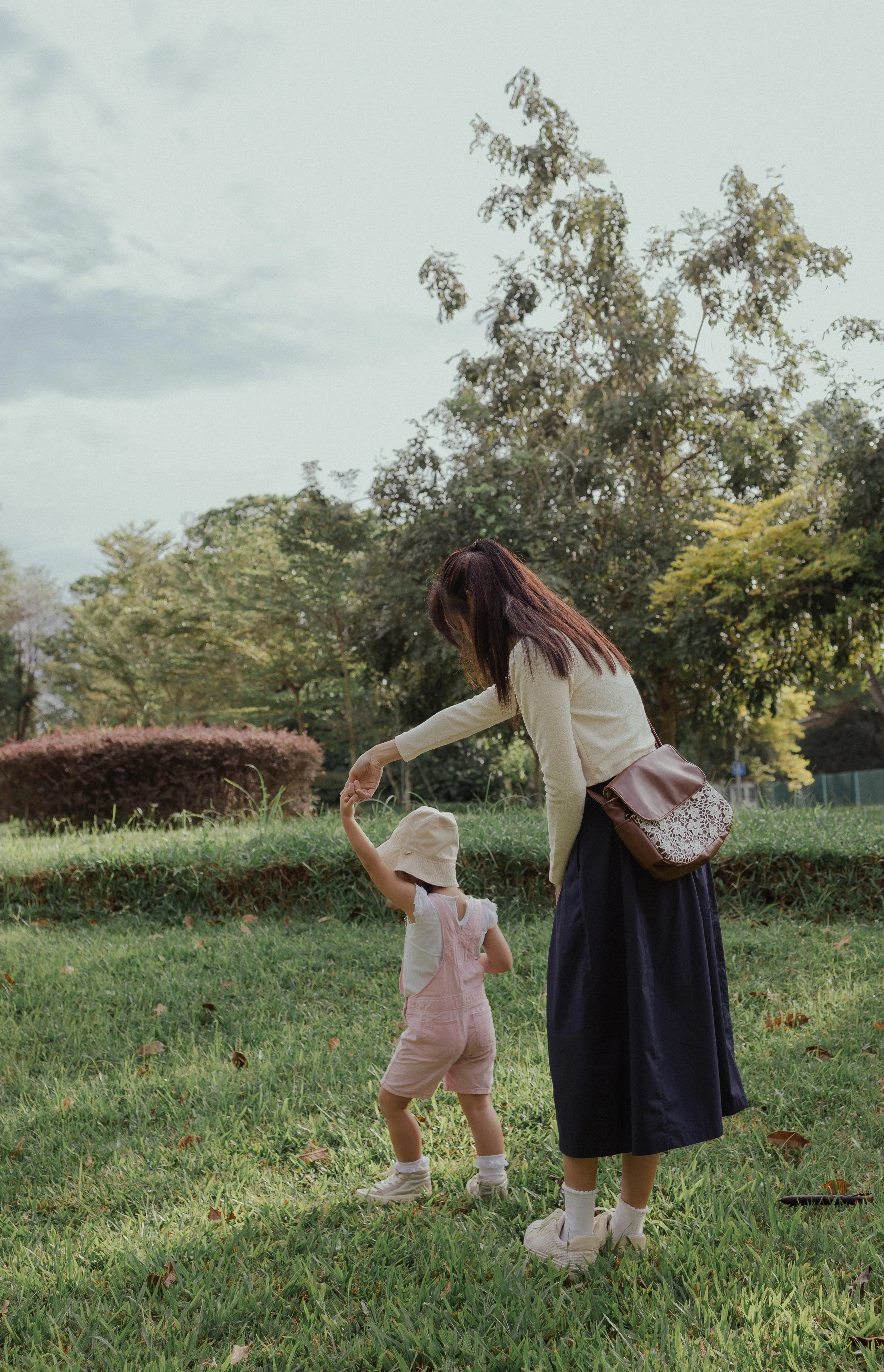 {{Mama's Day Special}} Lace Brown Multi-Carry Crossbody Bag