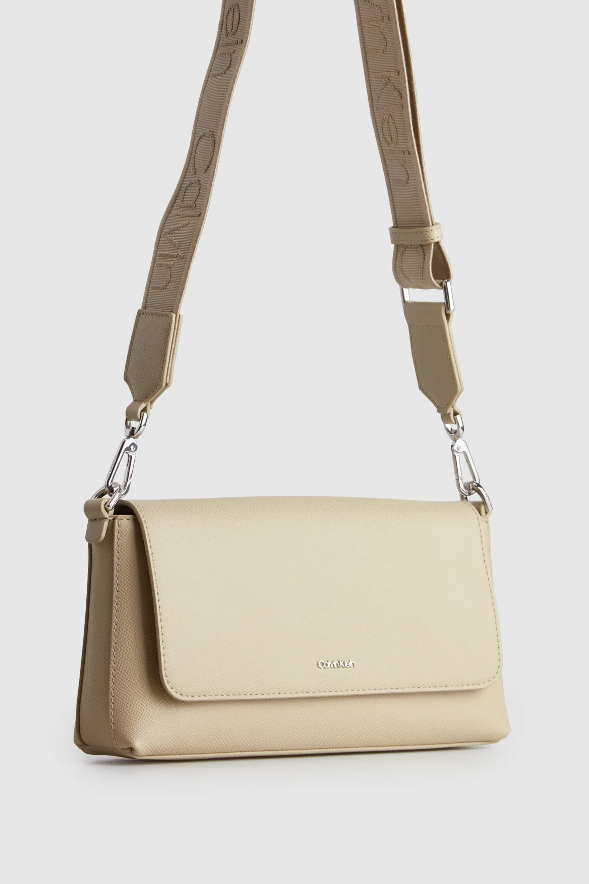 Must Shoulder Bag