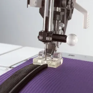 PFAFF® Invisible Zipper Foot