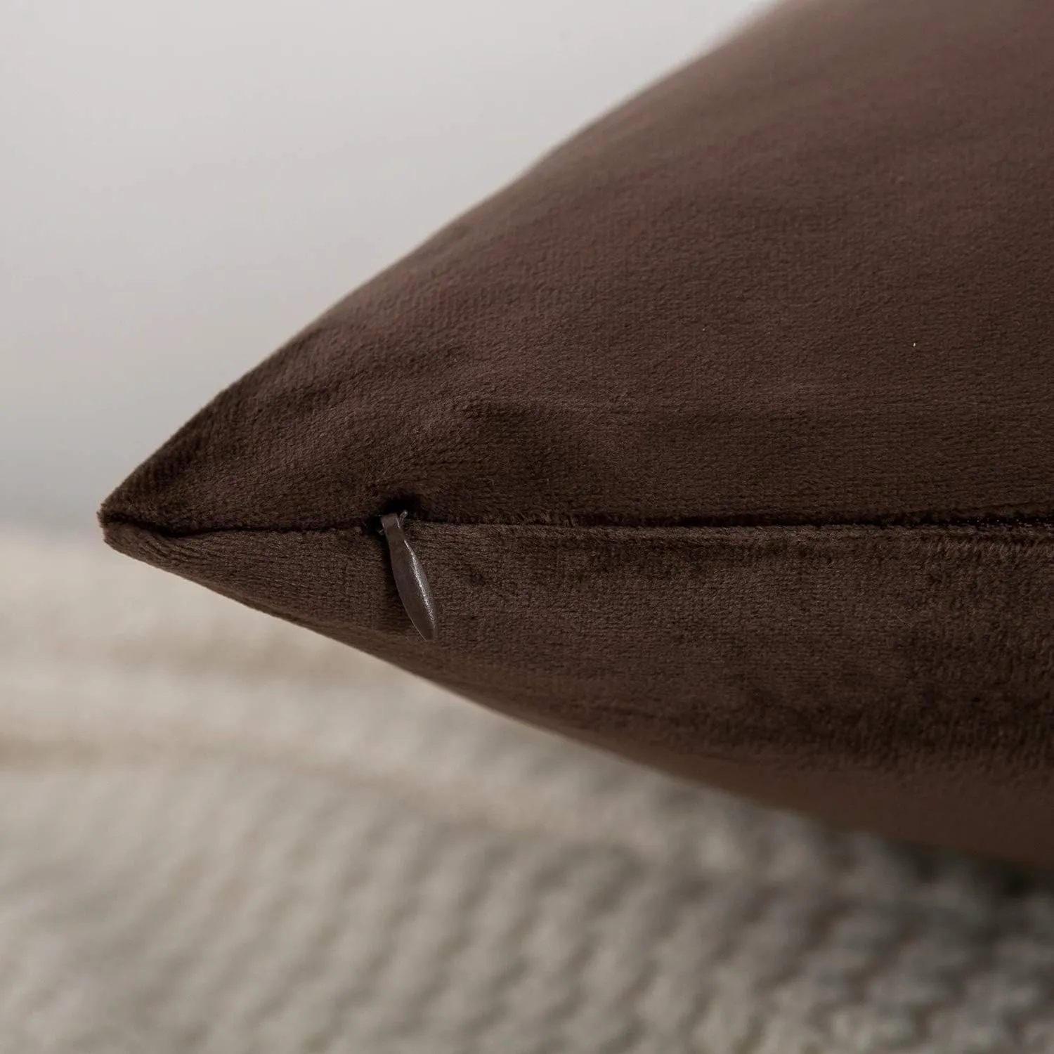 RainRoad Brown Throw Pillows Covers Set of 2 Soft Velvet Decorative Pillow Covers 20x20 Inch for Couch Bed(Brown-Velvet, 20" x 20"(Pack of 2))