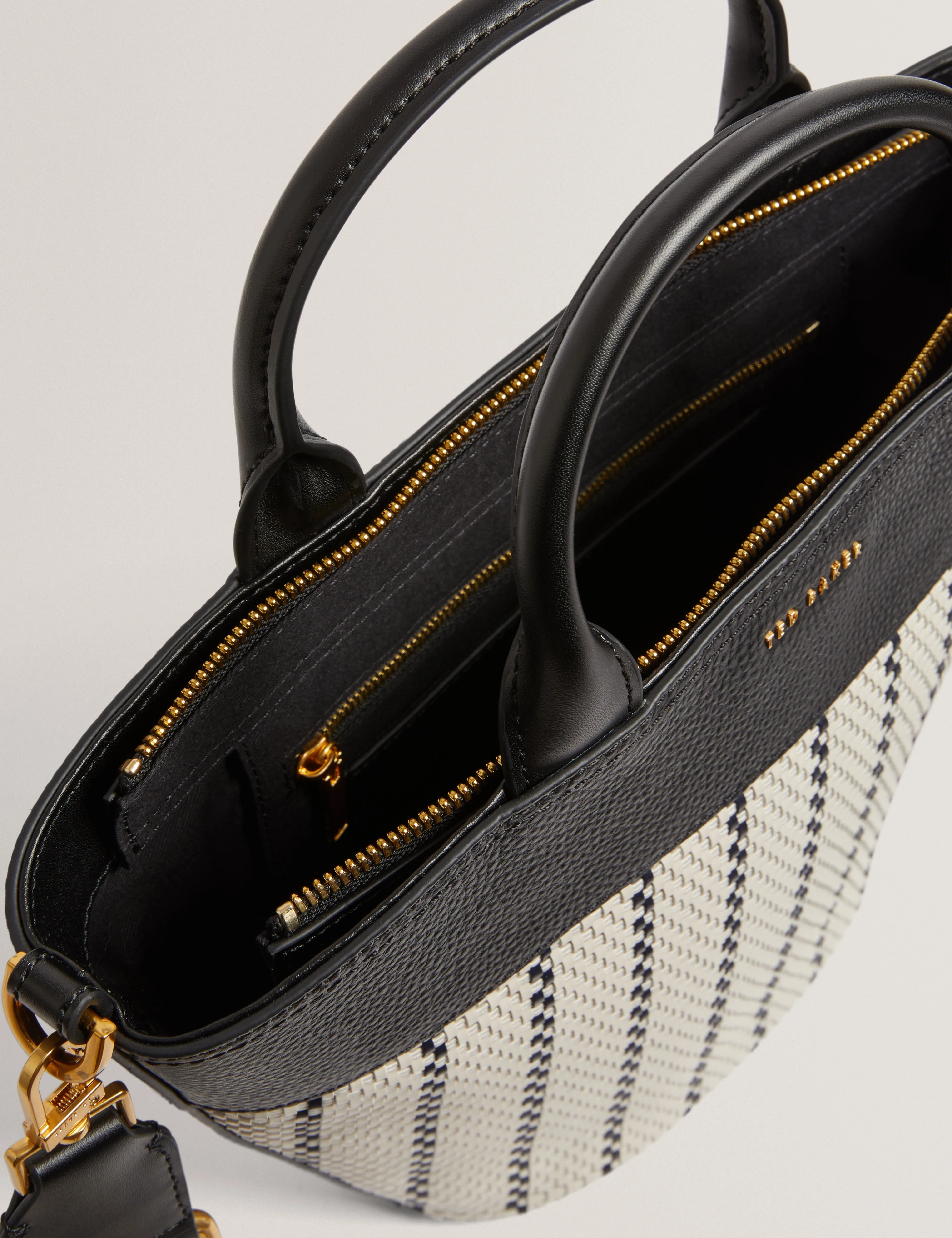 Riveri Woven Webbing Bucket Bag Navy