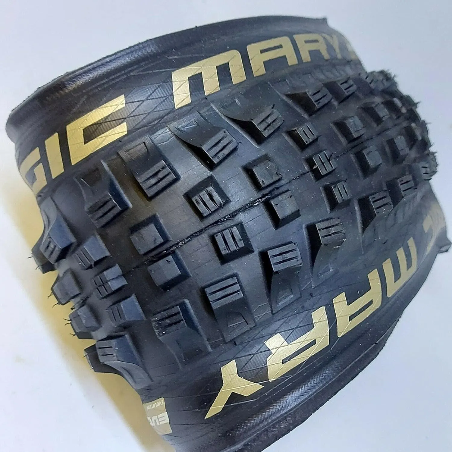 SCHWALBE Magic Mary Super Gravity Folding Bead VertStar Tire