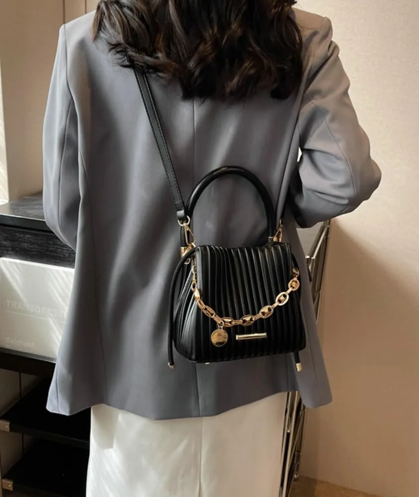 Soft Bucket Crossbody Bag for Women Small Purse Trendy Pleated PU Leather Shoulder Totes Hnadbag Satchel with Chain