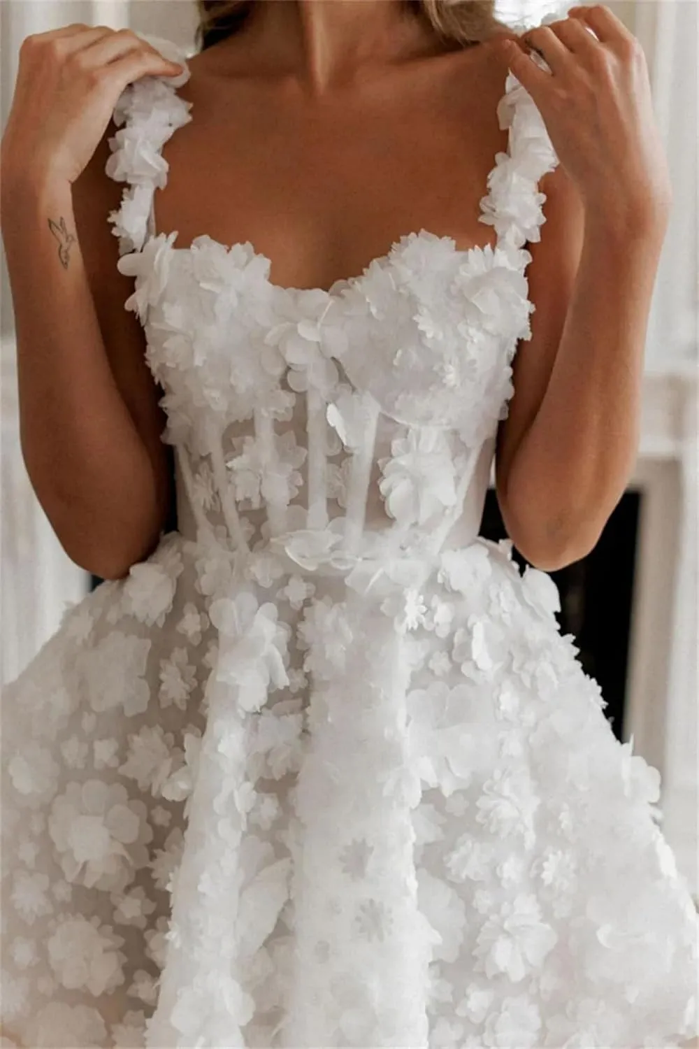 Spaghetti Straps Short Wedding Dresses Sweetheart Neckline Flower Lace Embroidery Mini Homecoming Dress Cocktail Gown
