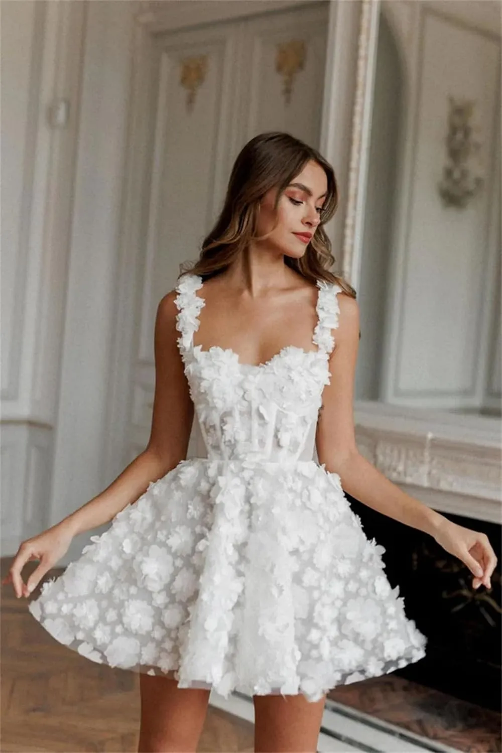 Spaghetti Straps Short Wedding Dresses Sweetheart Neckline Flower Lace Embroidery Mini Homecoming Dress Cocktail Gown