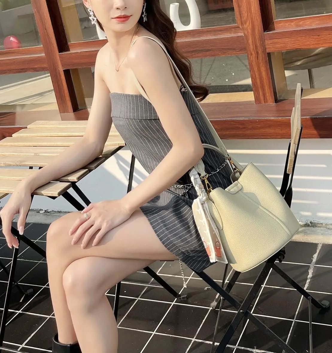 Stylish Soft Leather Crossbody Bucket Bag for Women - Versatile Handbag with Clutch and Top Handle