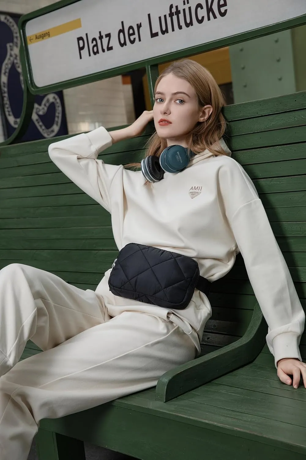 Telena Fanny Pack Cross Body Bag Quilted Puffy Padded Belt Bag for Women Winter Cloud Waist Puffer Crossbody Bag with Adjustable Strap Black
