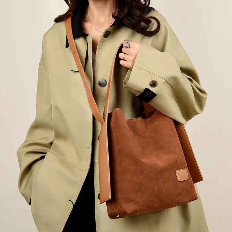 VANDERWAH Vintage Bucket Bag Light Shoulder Crossbody Bags for Women Luxury Personality Design Large Casual Commuting Tote Bag