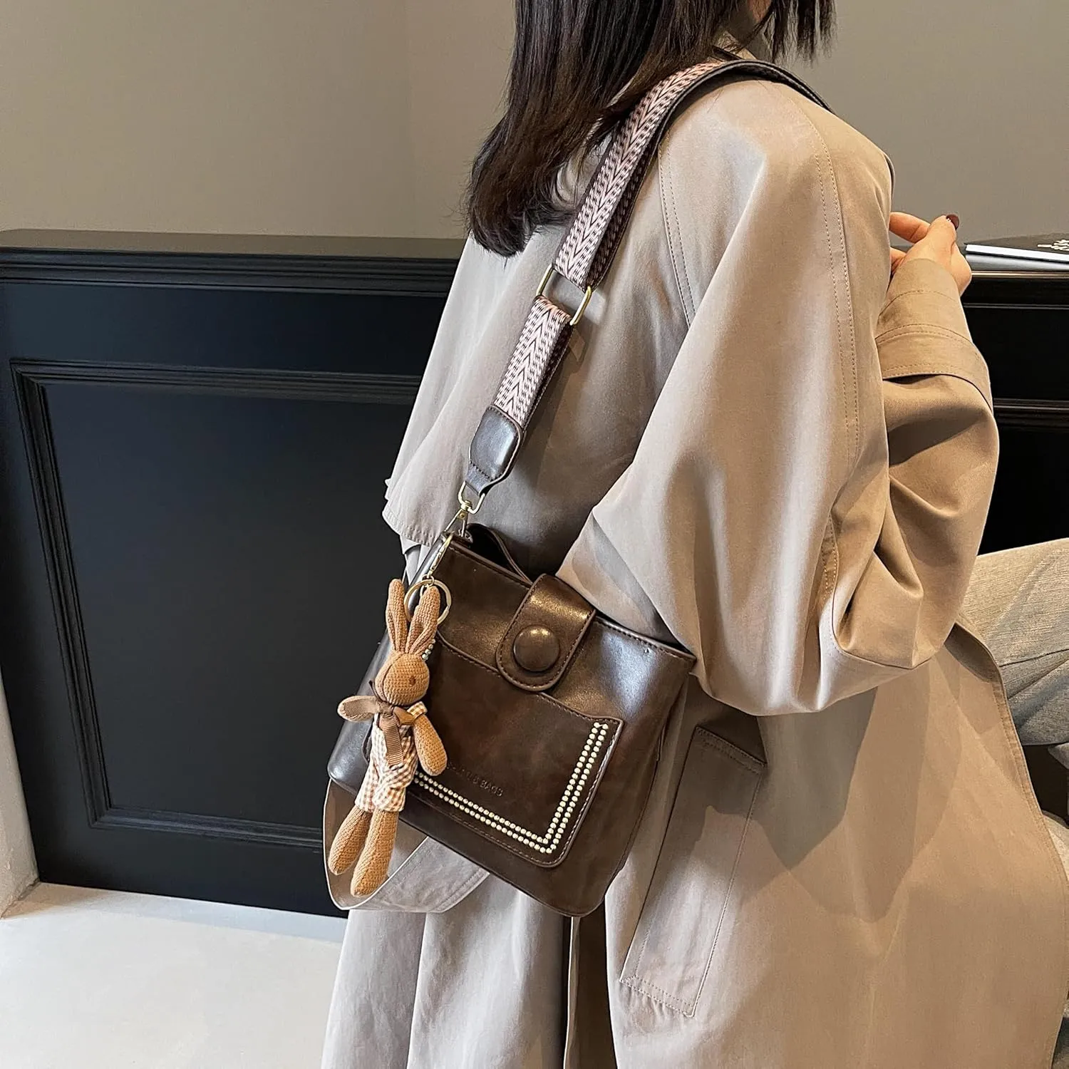 Vintage Crossbody Bag for Women, Leather Bucket Bag Small Shoulder Bag with Strap Trendy Handbag with Rabbit Pendant