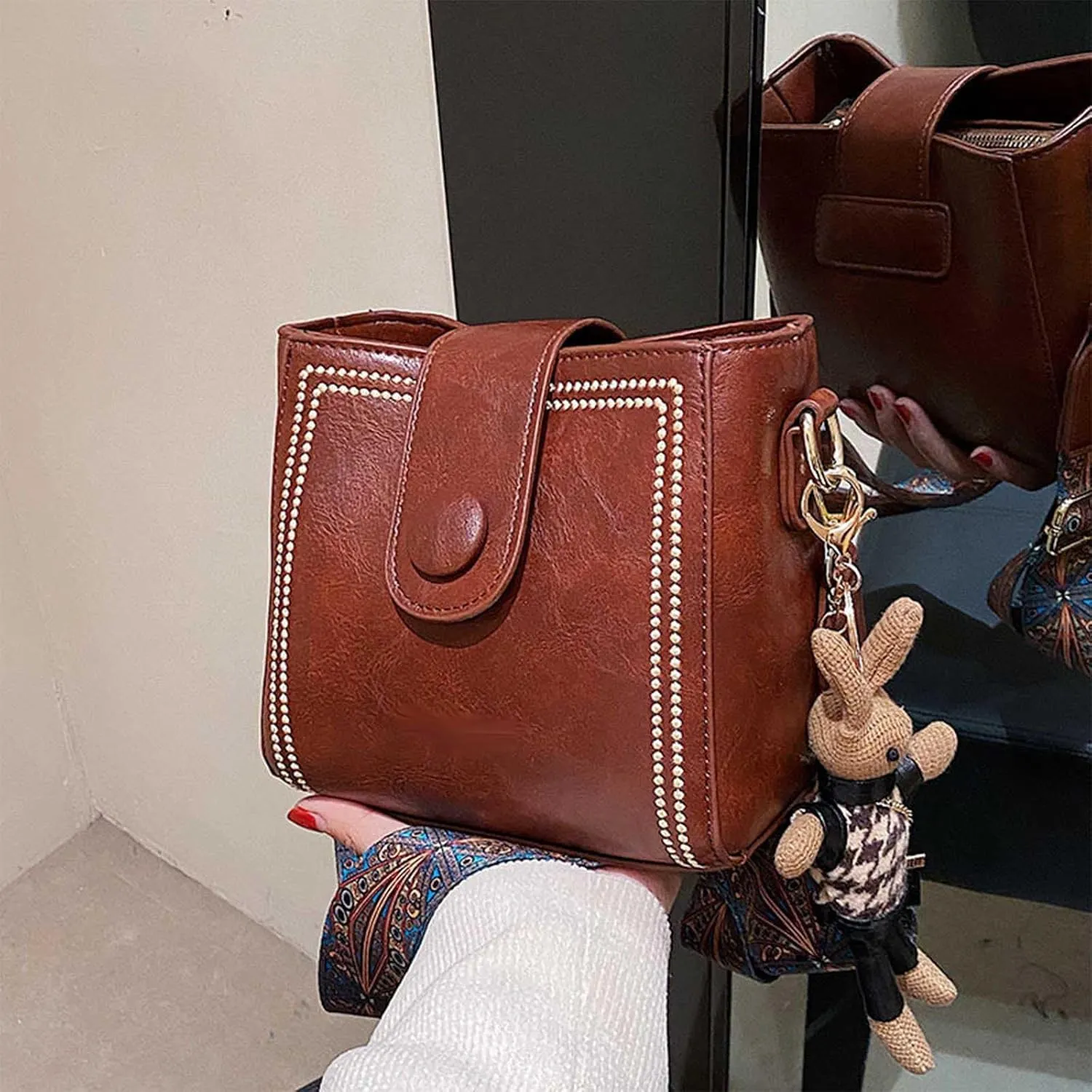 Vintage Fashion Bag with Adjustable Wider Shoulder Strap, Vintage Retro Small Water Bucket Bag