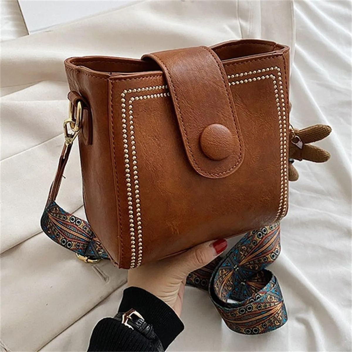 Vintage Fashion Bag With Adjustable Wider Shoulder Strap,Retro Small Water Bucket Bag,Leather Large Crossbody Purse for Women
