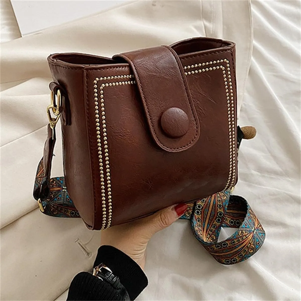 Vintage Fashion Bag With Adjustable Wider Shoulder Strap,Retro Small Water Bucket Bag,Leather Large Crossbody Purse for Women