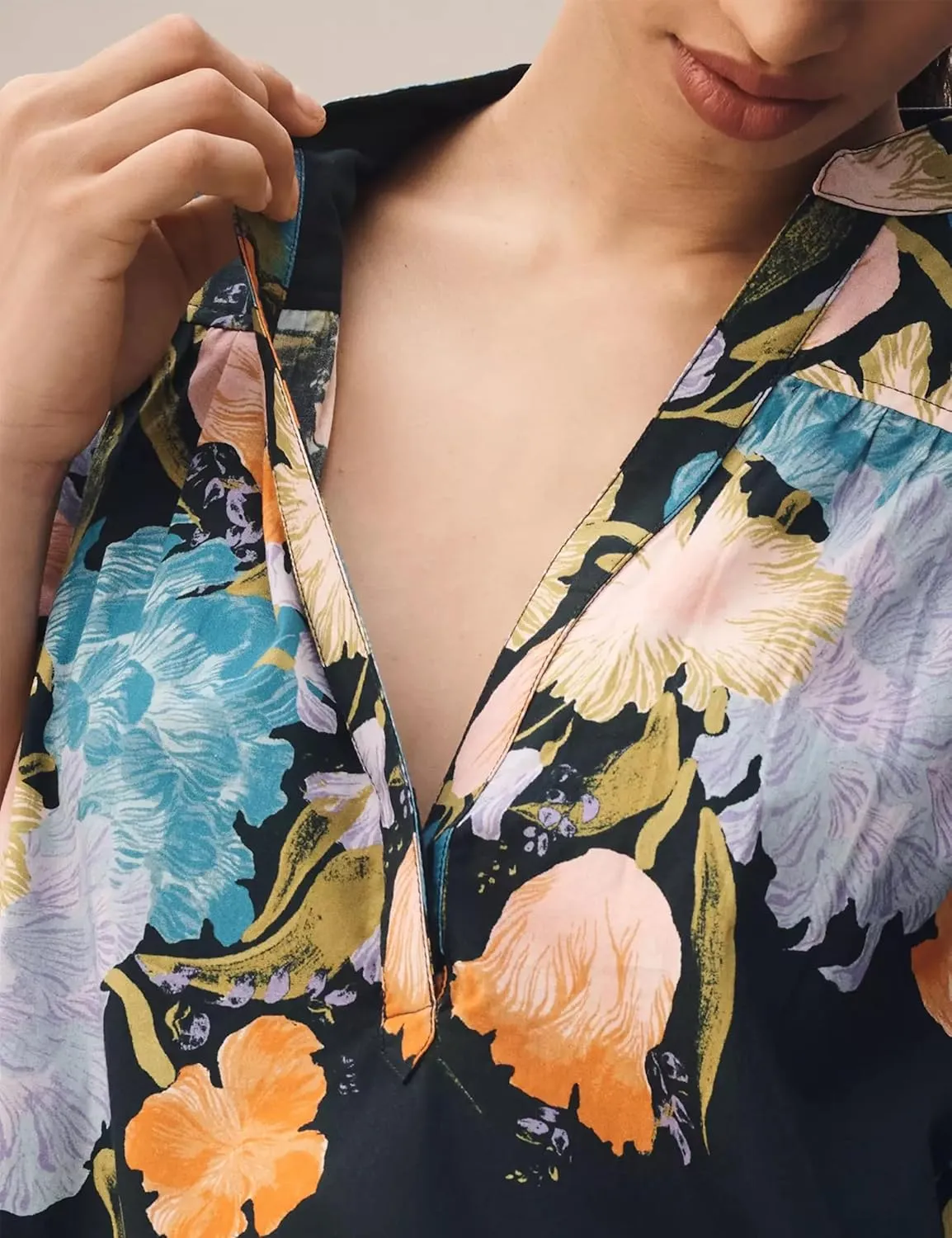 Womens Short Puff Sleeve Striped Blouses Top V Neck Loose Fit Casual Summer Work Blouses Striped Shirt