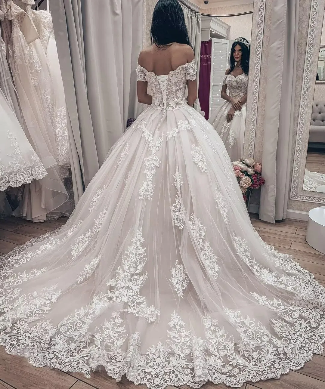 Youjiayi Long Off The Shoulder Wedding Dresses for Bride Princess A-Line Lace Bridal Gowns Sweetheart Tulle Wedding Gowns