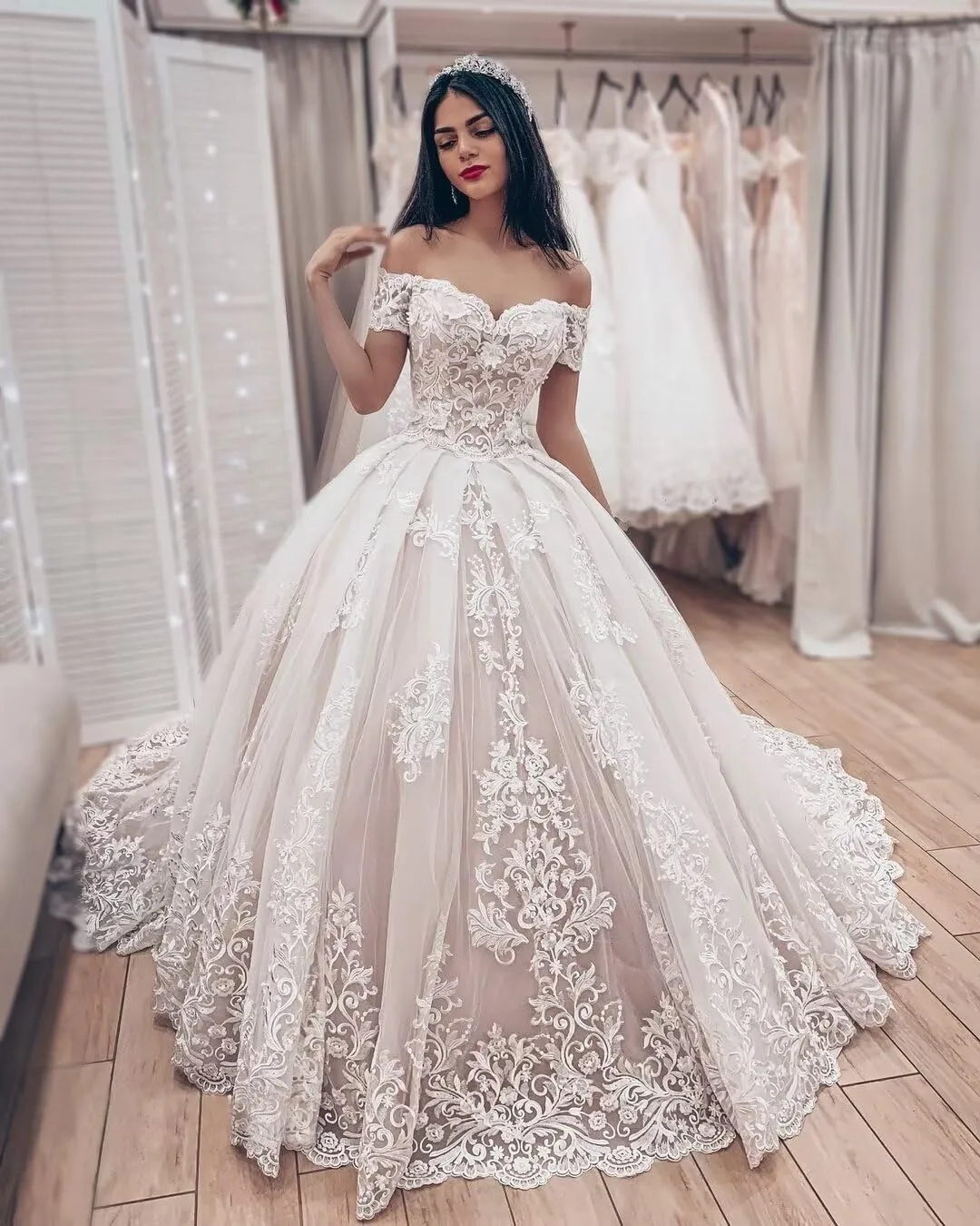 Youjiayi Long Off The Shoulder Wedding Dresses for Bride Princess A-Line Lace Bridal Gowns Sweetheart Tulle Wedding Gowns