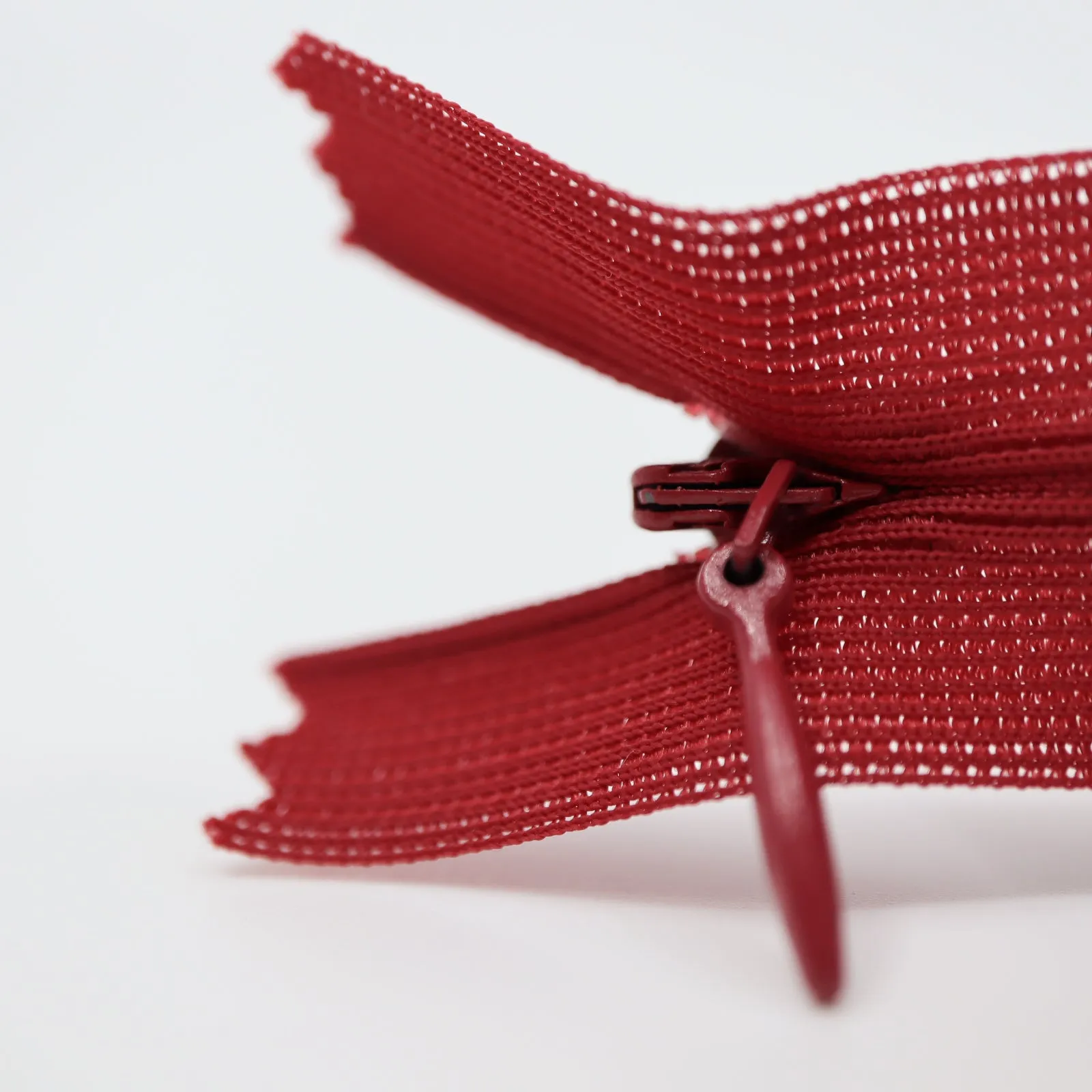 Zip - Light-Weight Invisible - Cameo Red 55cm