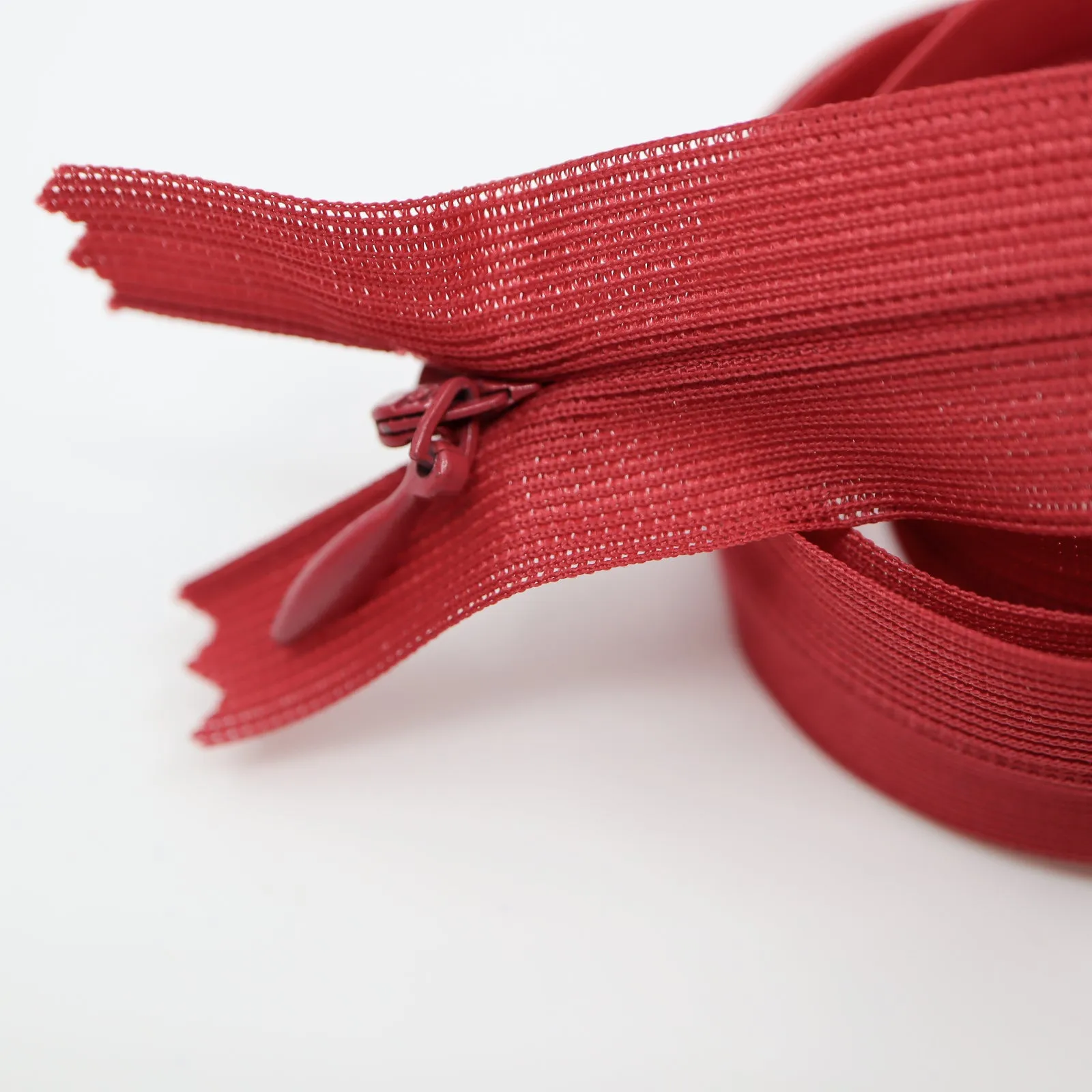 Zip - Light-Weight Invisible - Cameo Red 55cm