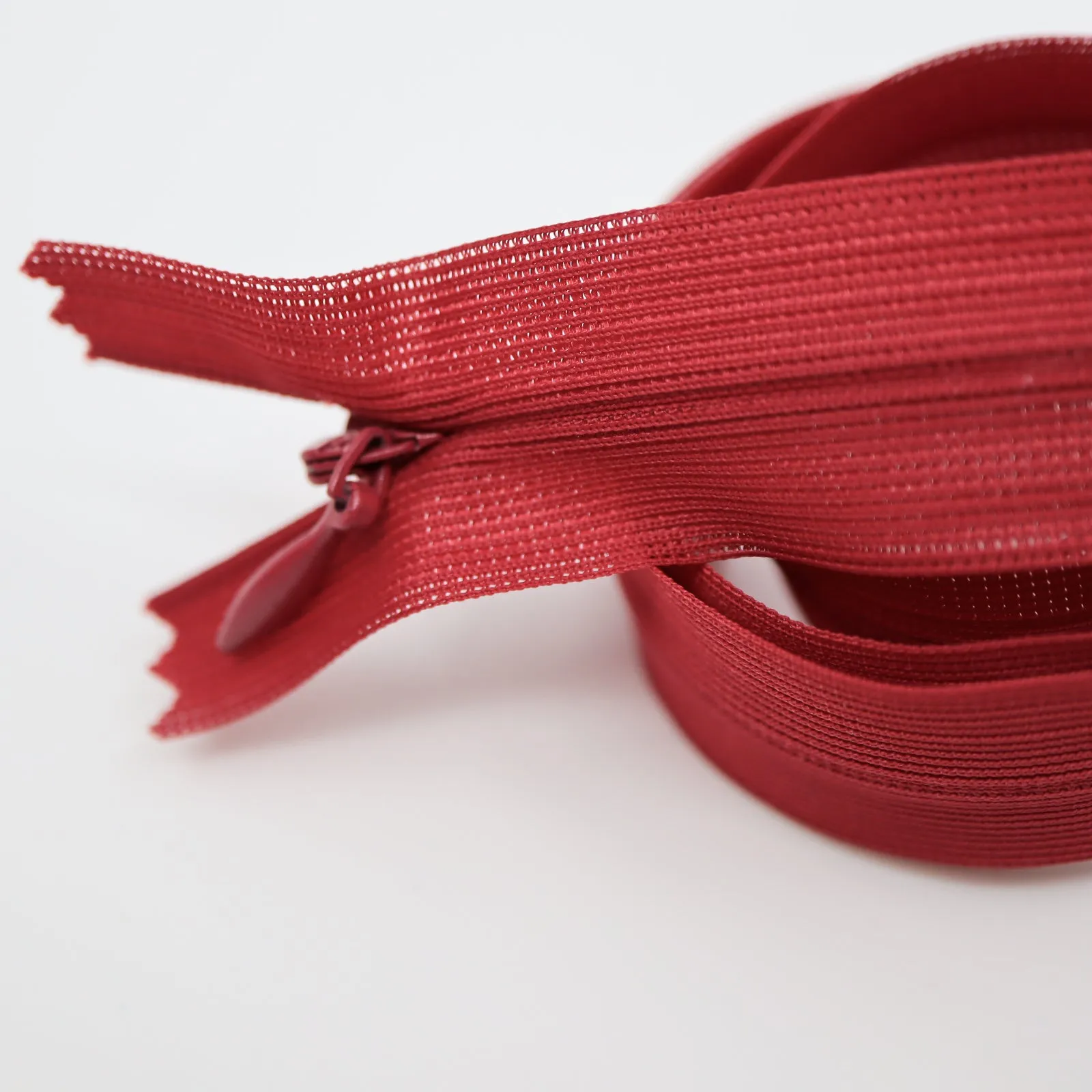 Zip - Light-Weight Invisible - Cameo Red 55cm